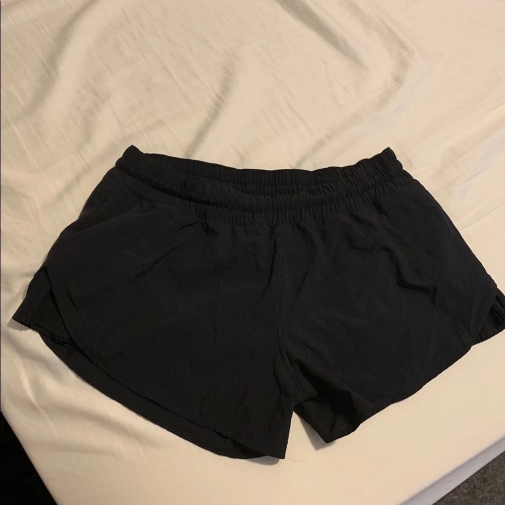 Lululemon pleat to street shorts 8